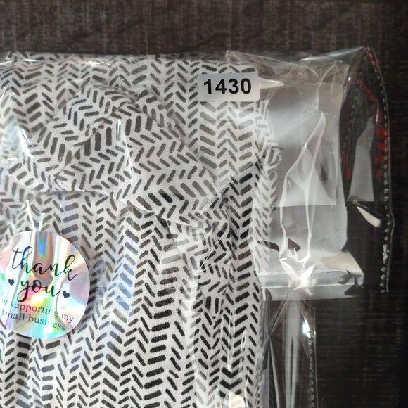 Croft and Barrow Womens Henley Top 1X Black White Print Roll Tab Sleeve Classic‎ - Picture 9 of 9